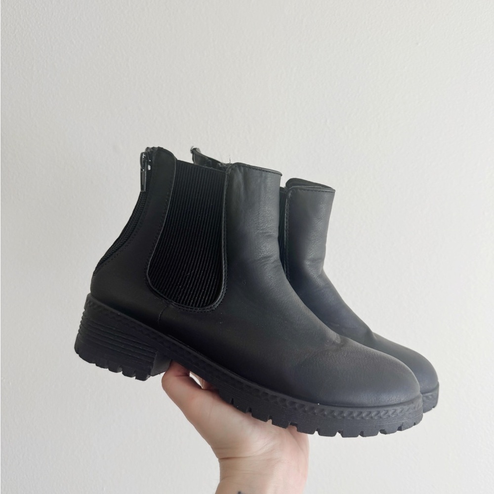 Black Maurice’s ankle boots women’s 7
